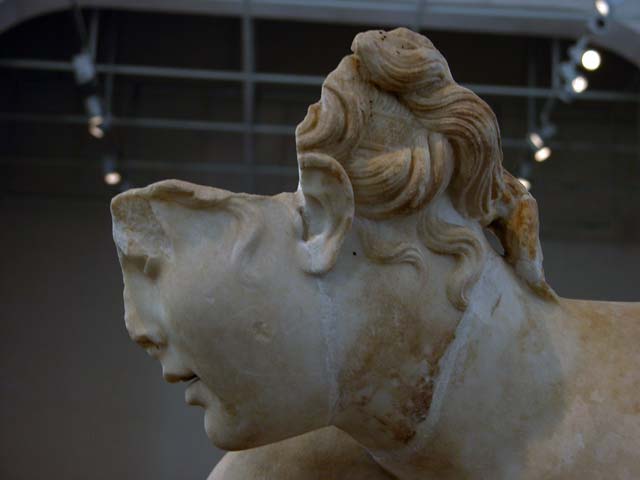 Palazzo Massimo: 25 - Statua di Afrodite