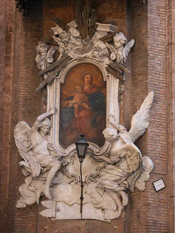 Piccoli Tesori nascosti a Roma: 69 - Piazza dell'Orologio