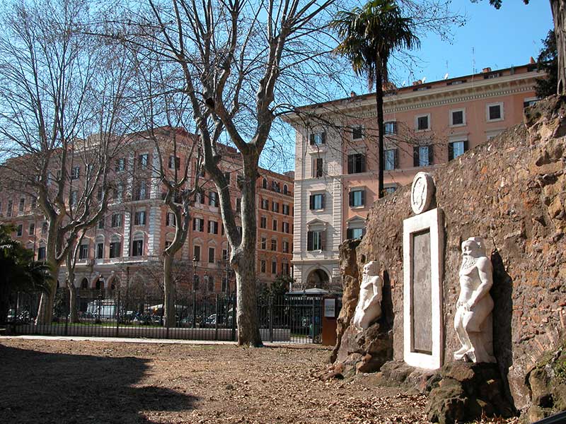 Piccoli Tesori nascosti a Roma: 31 - Piazza Vittorio