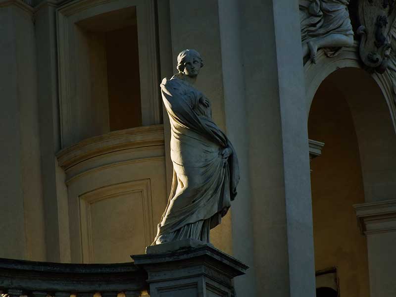 Piccoli Tesori nascosti a Roma: 58 - Statua di Sant'Agnese