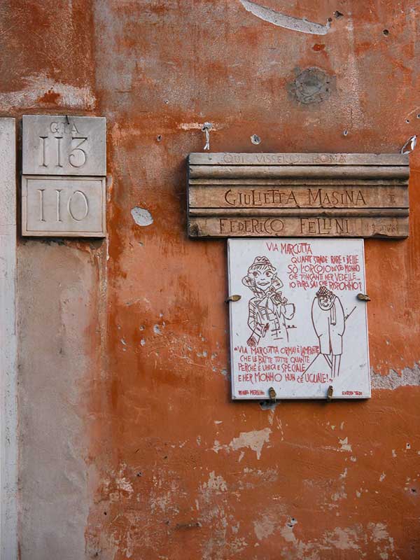 Piccoli Tesori nascosti a Roma: 64 - Targa di Via Margutta