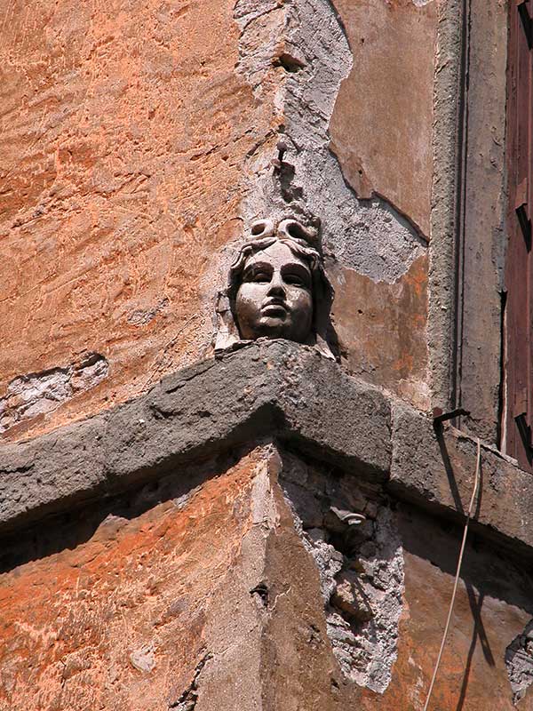 Piccoli Tesori nascosti a Roma: 10 - Via dei Banchi Vecchi