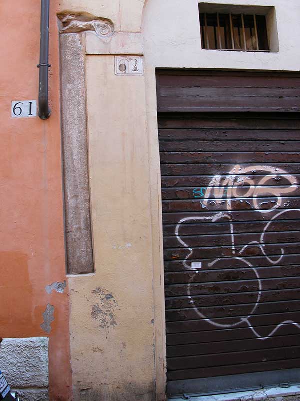 Piccoli Tesori nascosti a Roma: 75 - Via delle Zoccolette