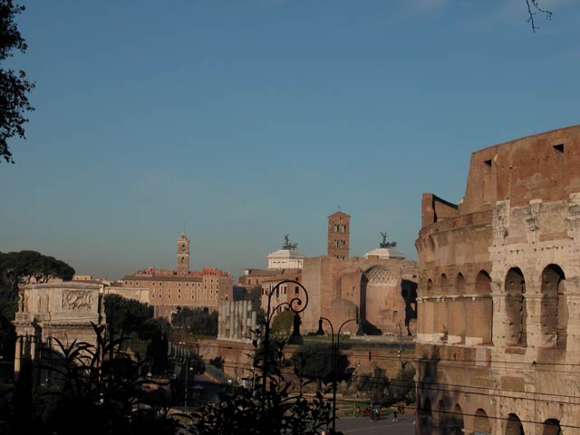 Colosseo - Anfiteatro Flavio: 48 - La Valle del Colosseo