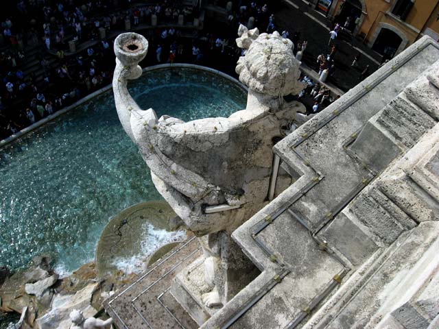 Fontana di Trevi: 13 - Veduta dall'alto