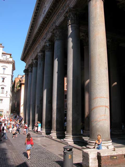 Pantheon di Roma: 7 - Le Colonne del portico