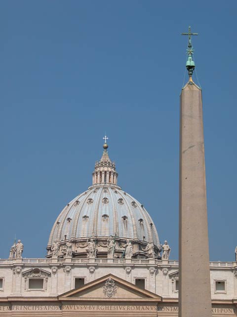 Piazza San Pietro: 28 - La cupola e l'obelisco