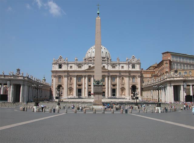 Piazza San Pietro: 27 - La Basilica e l'obelisco
