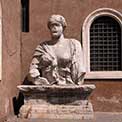  Statua di Madama Lucrezia