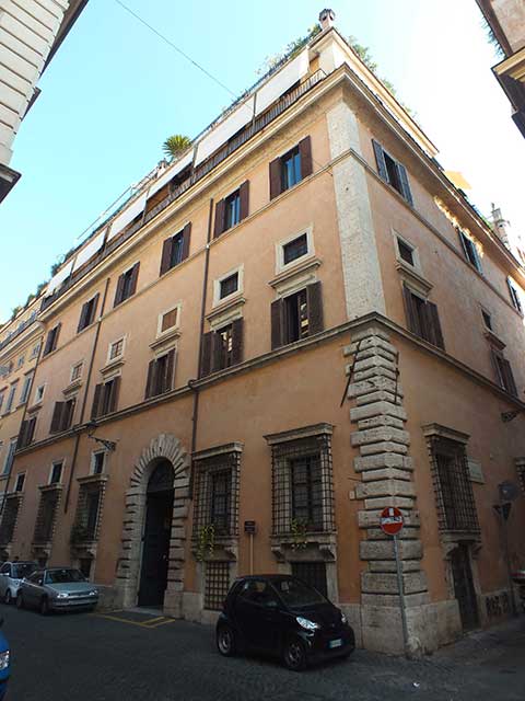 Via Giulia: 24 - Palazzo Baldoca Muccioli