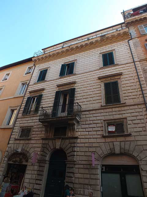Via Giulia: 68 - Palazzo di Raffaello