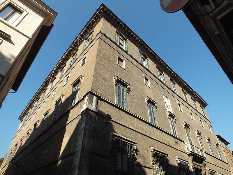 Via Giulia: 61 - Palazzo Sacchetti