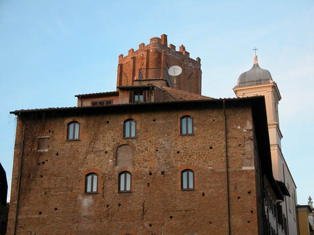 Passeggiate Romane - da Piazza Barberini al Colosseo: 64 - Castello Caetani
