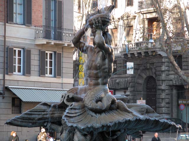 Passeggiate Romane - da Piazza Barberini al Colosseo: 5 - Fontana Del Tritone