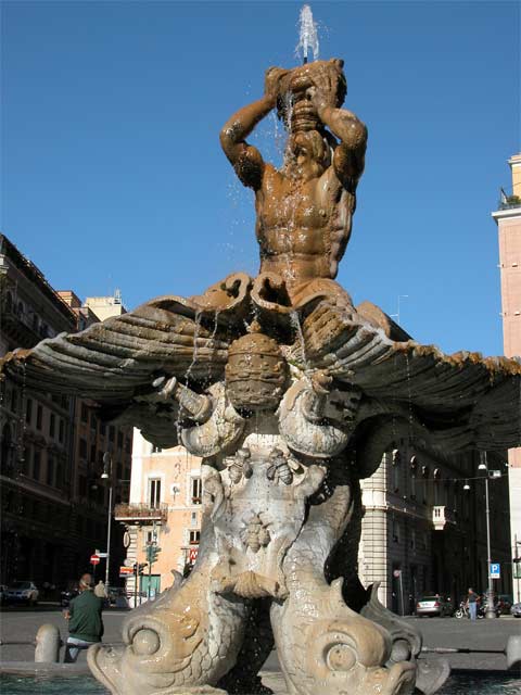 Passeggiate Romane - da Piazza Barberini al Colosseo: 7 - Fontana del Tritone