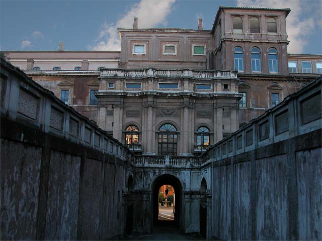 Passeggiate Romane - da Piazza Barberini al Colosseo: 19 - Palazzo Barberini