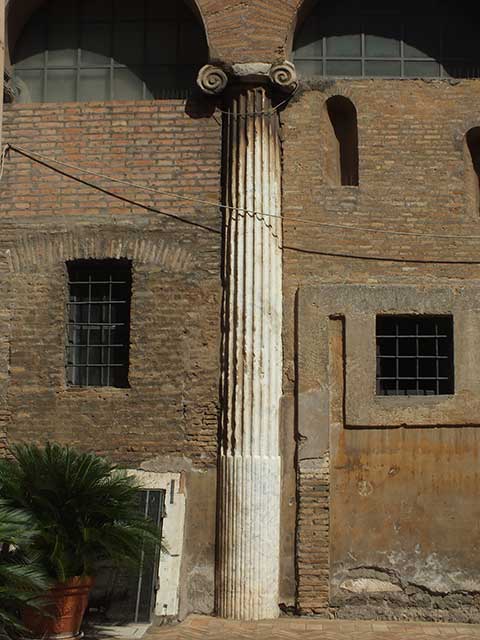 Passeggiate Romane: Colosseo - San Giovanni - Colosseo: 50 - Chiesa dei Santi Quattro Coronati
