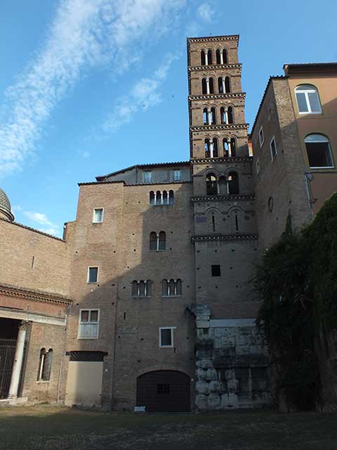 Passeggiate Romane: Colosseo - San Giovanni - Colosseo: 13 - Basilica dei Santi Giovanni e Paolo