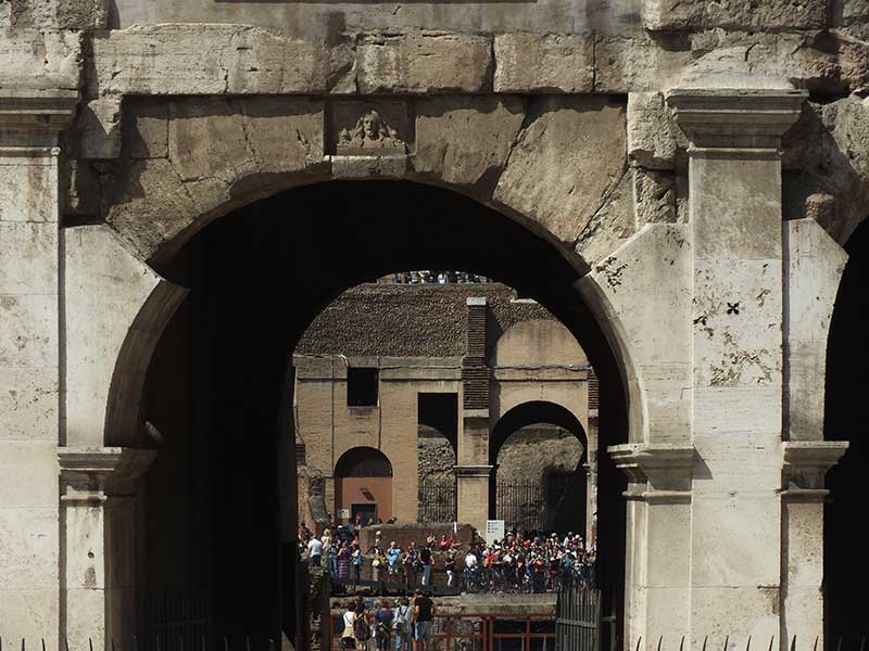 Passeggiate Romane: Colosseo - San Giovanni - Colosseo: 60 - Colosseo o Anfiteatro Flavio