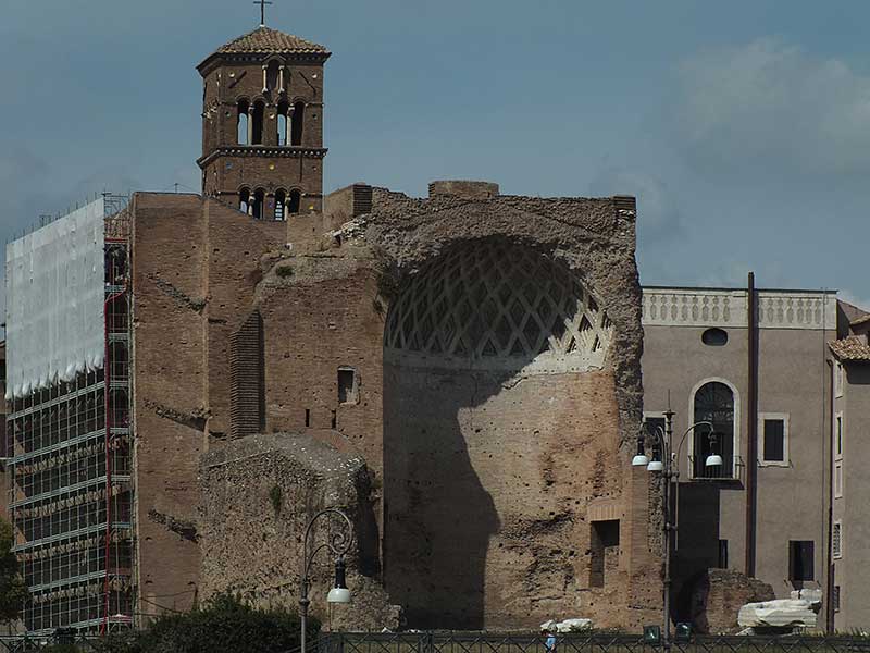 Passeggiate Romane: Colosseo - San Giovanni - Colosseo: 61 - Tempio di Venere e Roma
