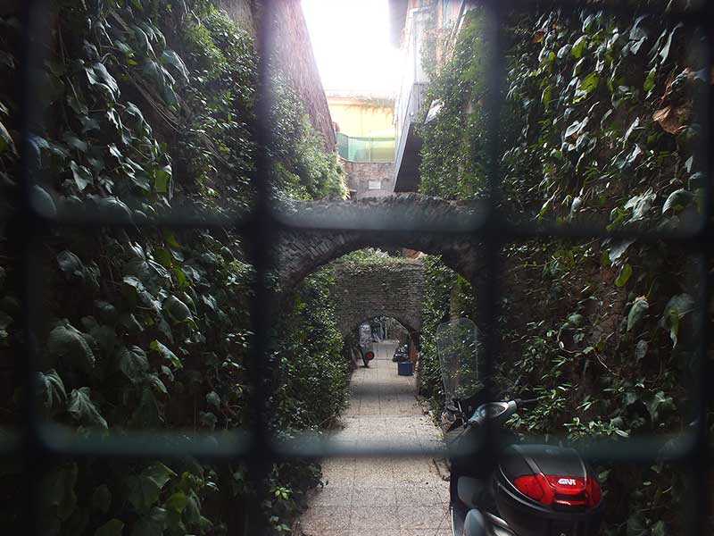 Passeggiate Romane - da Porta Portese a Porta San Paolo: 43 - Cloaca Maxima