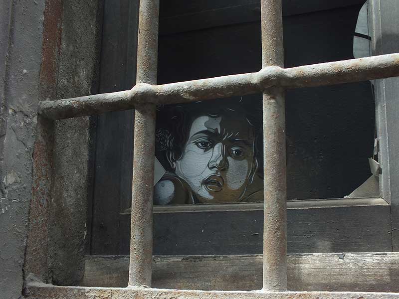 Passeggiate Romane - da Porta Portese a Porta San Paolo: 10 - Graffiti a Via Anicia