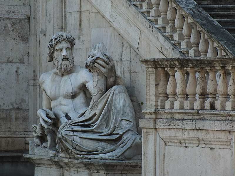 Passeggiate Romane - da Trastevere al Colosseo: 42 - Statua del Tevere